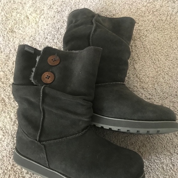 sketchers grey boots